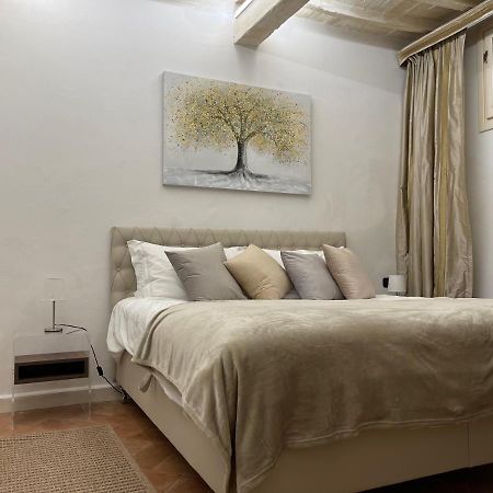 Unique And Antique Apartment ฟลอเรนซ์ ภายนอก รูปภาพ