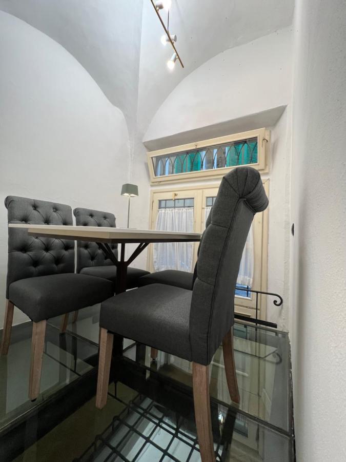 Unique And Antique Apartment ฟลอเรนซ์ ภายนอก รูปภาพ